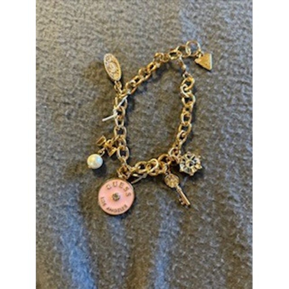 Guess Los Angeles Gold Tone Charm Bracelet Pink Enamel Pearl Crystal Key 8 Inch